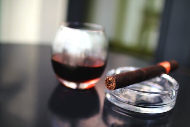 How to Organize Your Cigar Collection in a Humidor